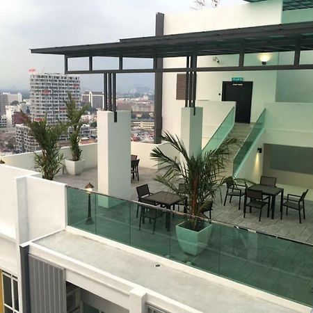 The Majestic Condo Ipoh Esterno foto